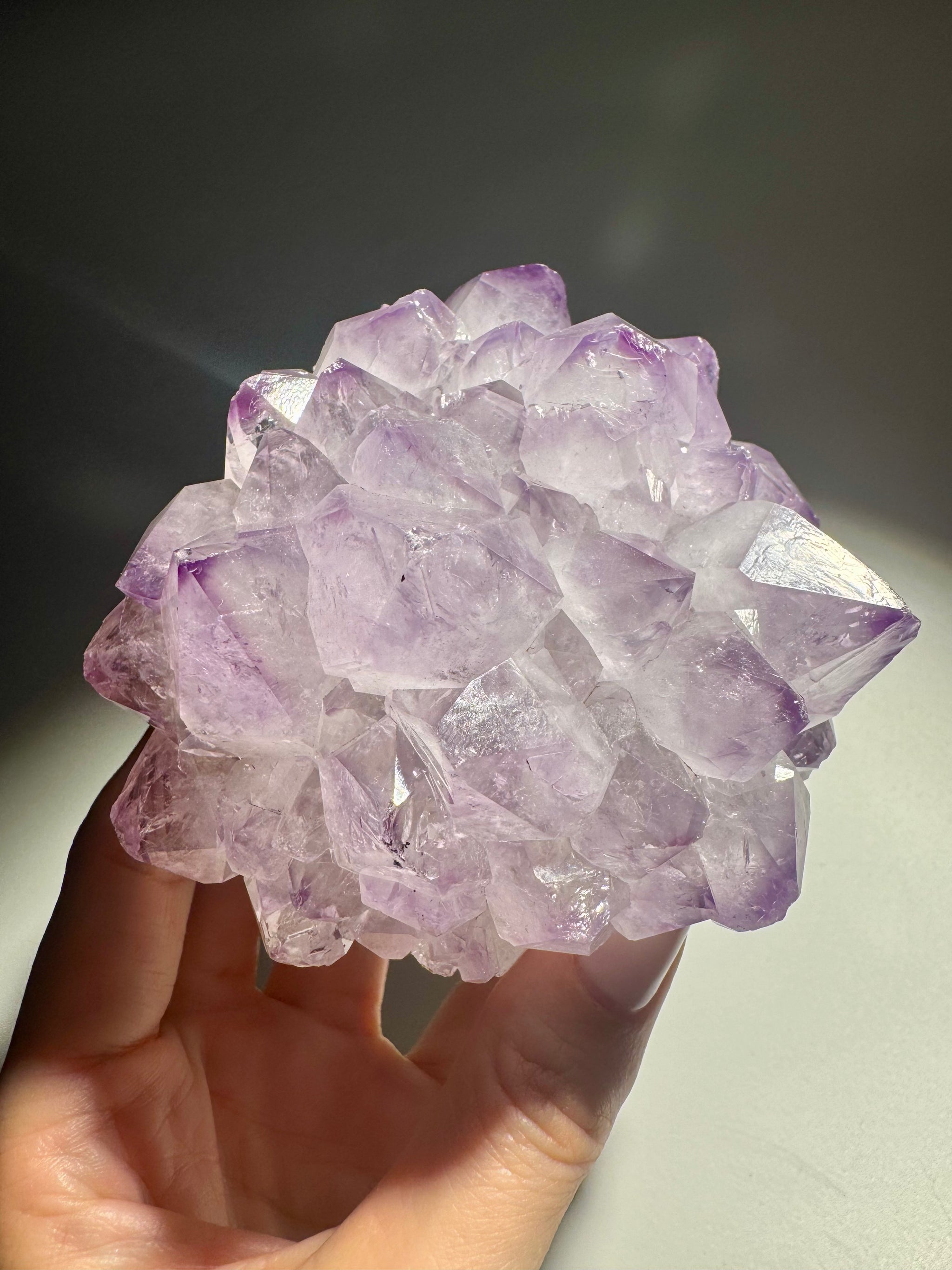 Amethystblüte 10 cm – fliederfarbener Stalaktit mit perfekten Kristallspitzen aus Uruguay 💜✨