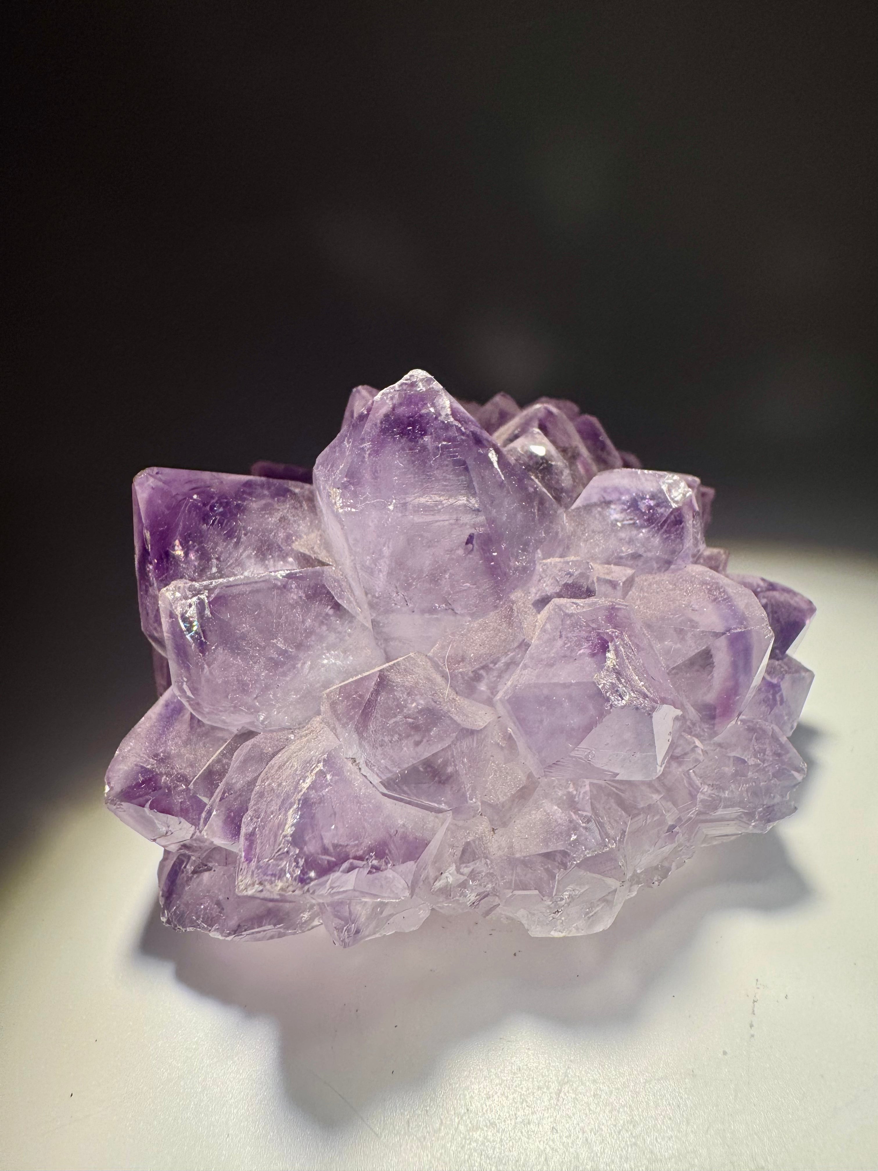 Amethyst Stalaktit Blüte 9,5 cm – transparente Spitzen mit Phantomen aus Uruguay