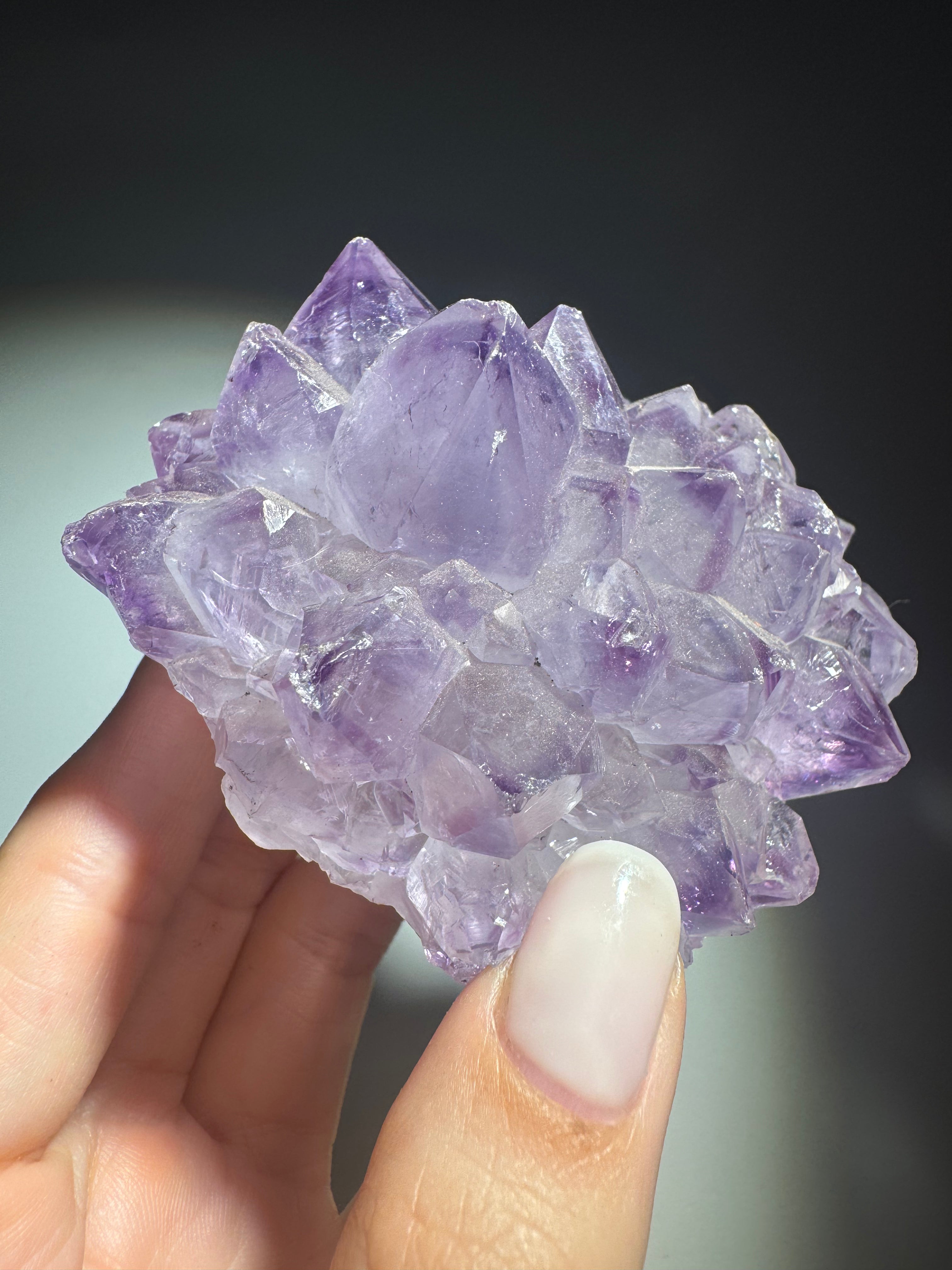 Amethyst Stalaktit Blüte 9,5 cm – transparente Spitzen mit Phantomen aus Uruguay