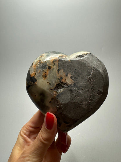 Schönes grosses Amethyst Herz mit Stalaktiten - 10cm, 532g