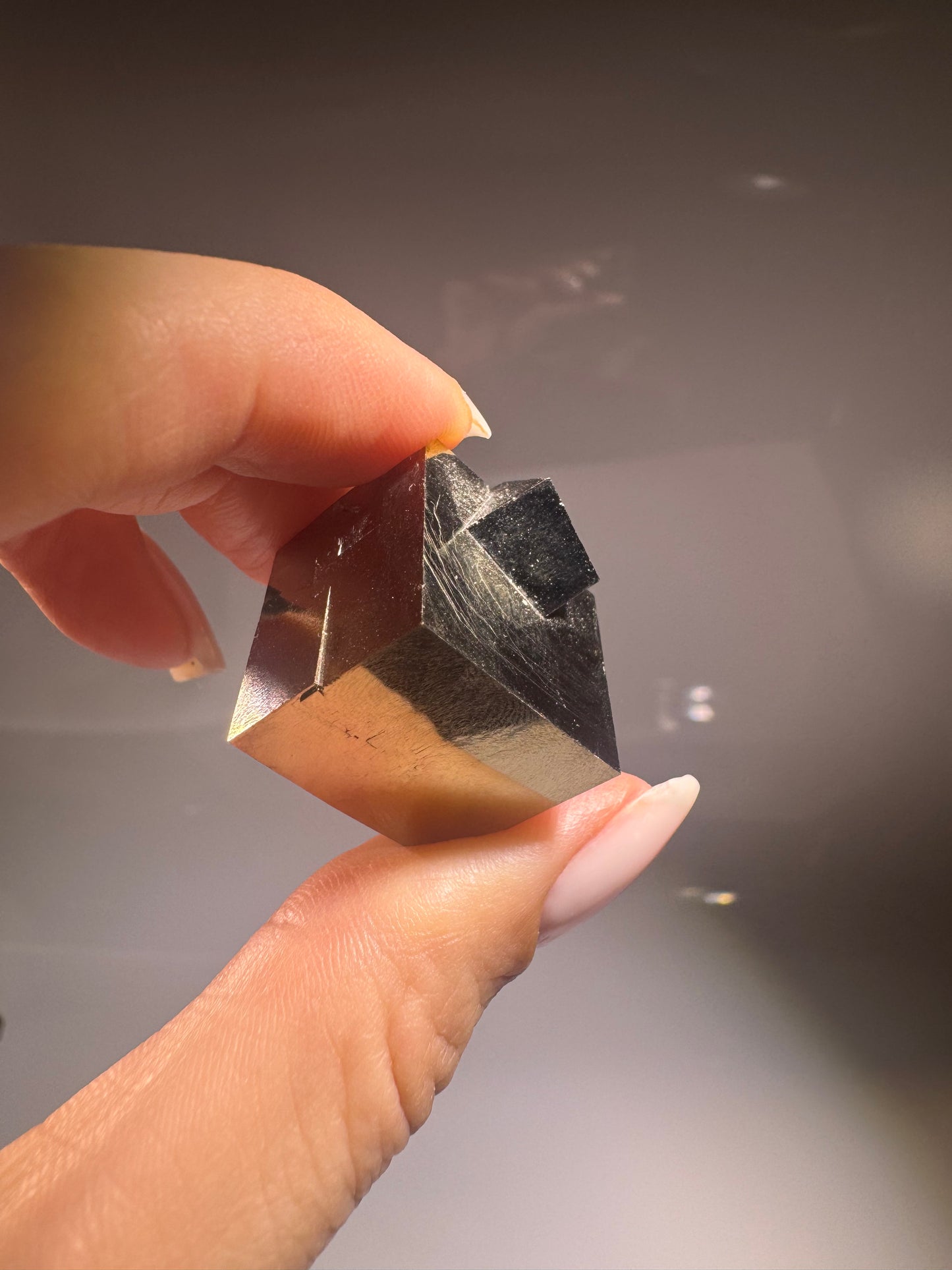 Pyrit Kubus 2.1 × 1.8 cm aus Navajún Spanien | UNIQUE CRYSTALS