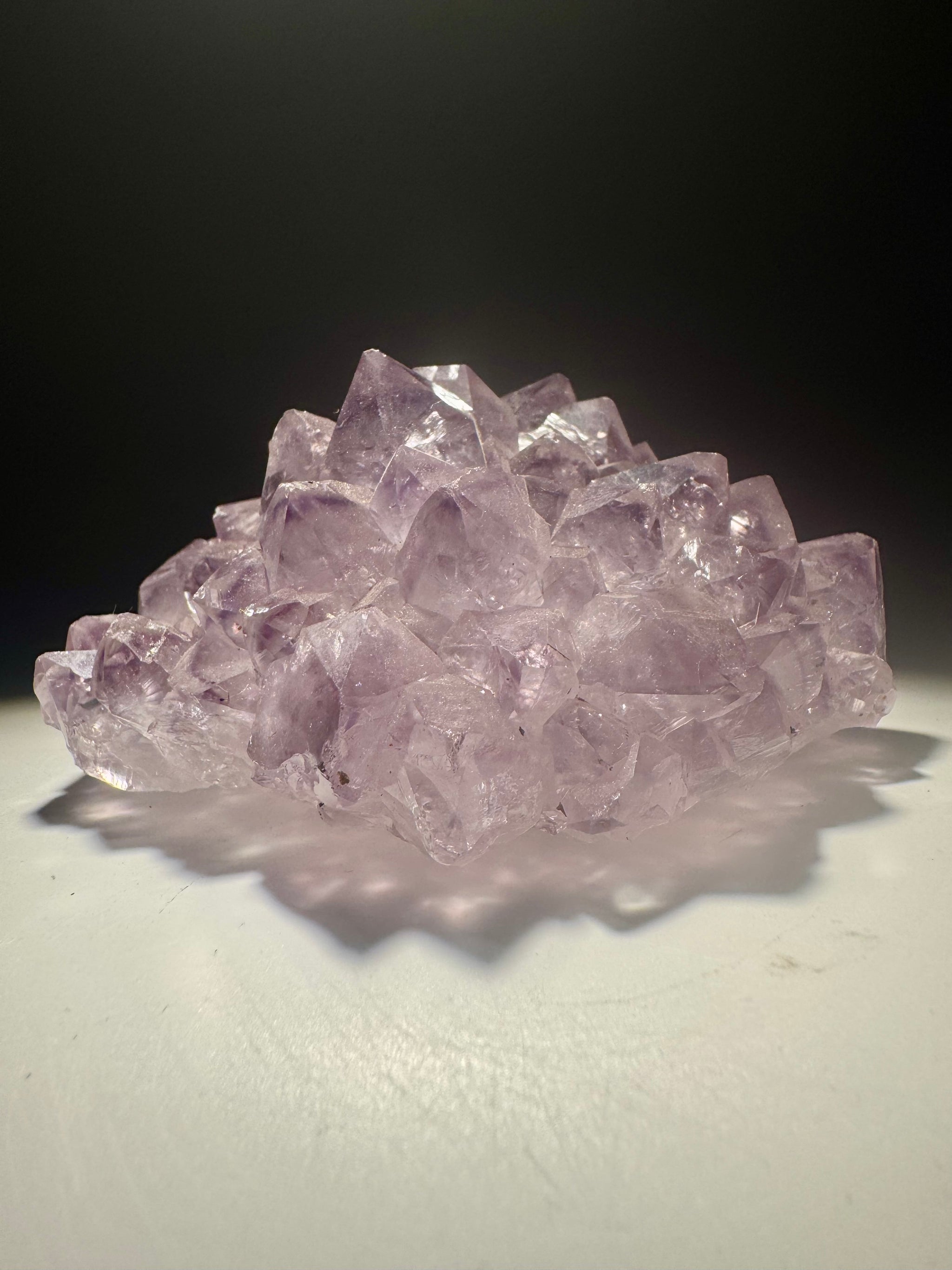 Amethyst Stalaktit Blüte 8,5 cm – fliederfarbene Spitzen mit Phantomen aus Uruguay