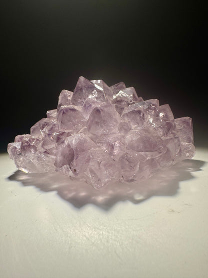 Amethyst Stalaktit Blüte 8,5 cm – fliederfarbene Spitzen
