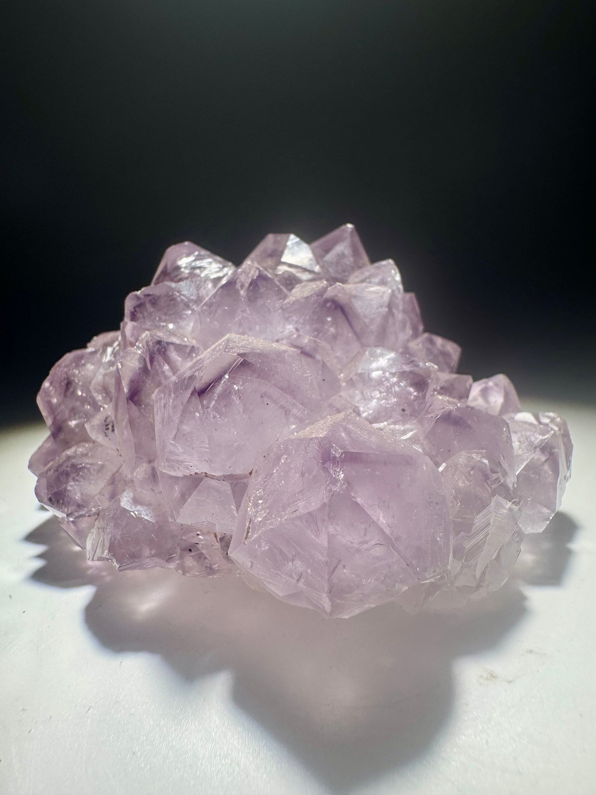Amethyst Stalaktit Blüte 8,5 cm – fliederfarbene Spitzen mit Phantomen aus Uruguay