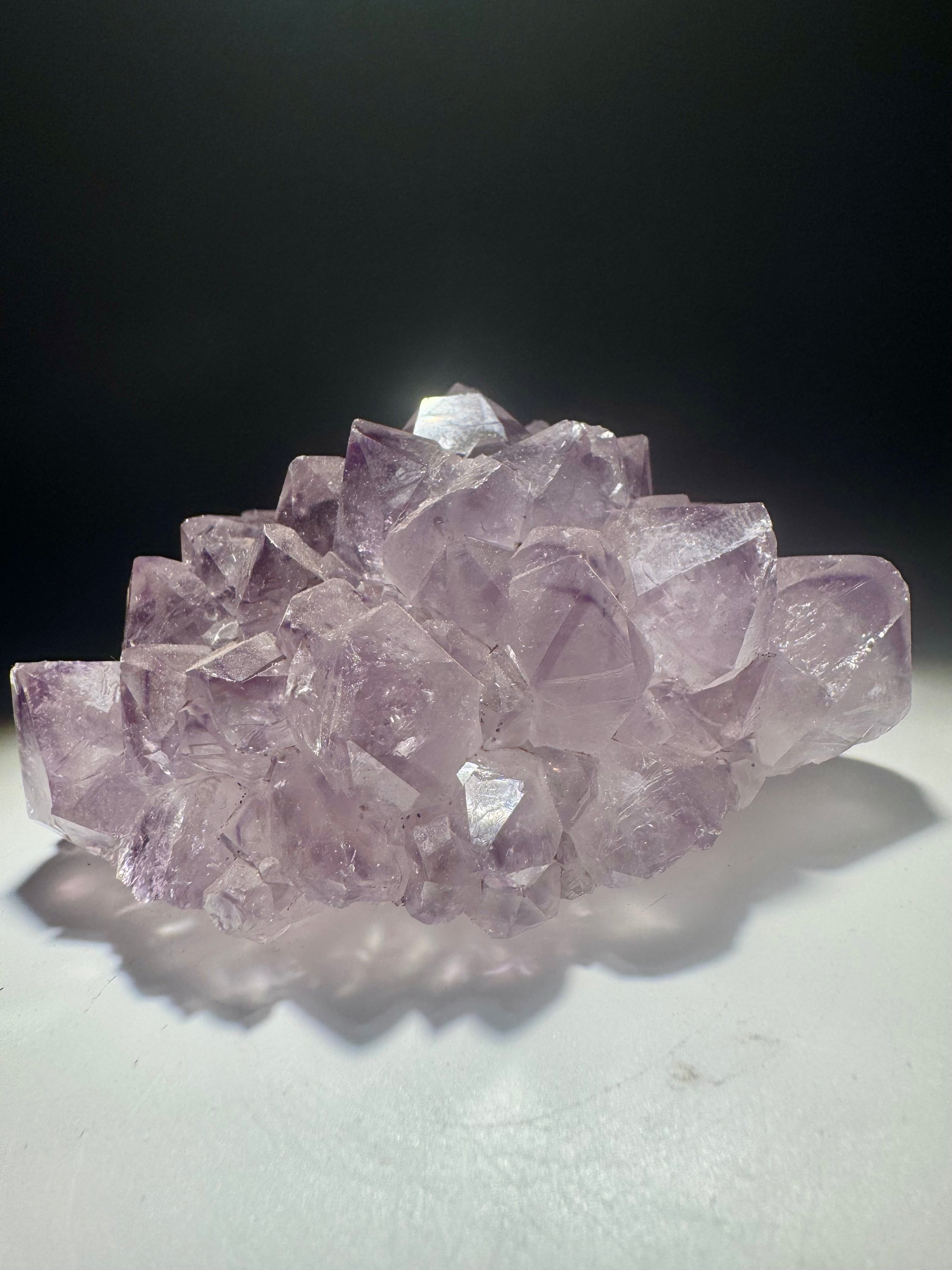 Amethyst Stalaktit Blüte 8,5 cm – fliederfarbene Spitzen mit Phantomen aus Uruguay