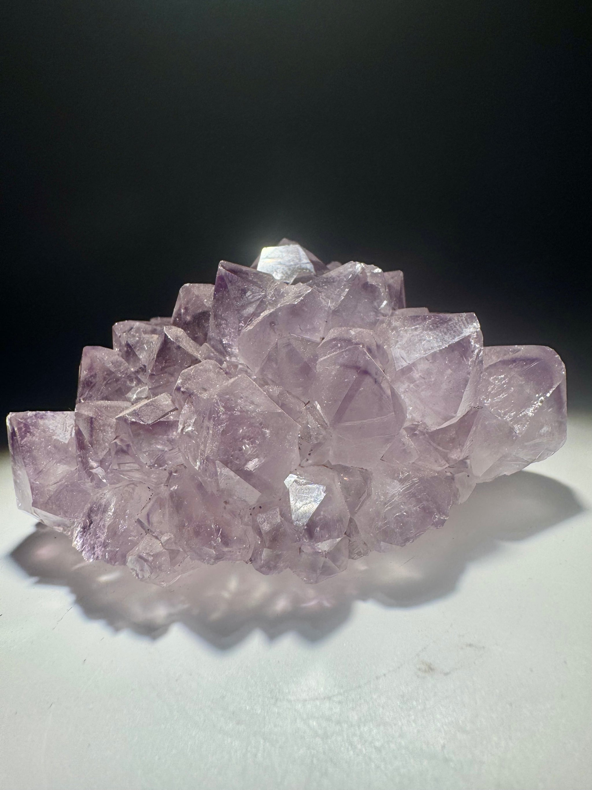 Amethyst Stalaktit Blüte 8,5 cm – fliederfarbene Spitzen mit Phantomen aus Uruguay