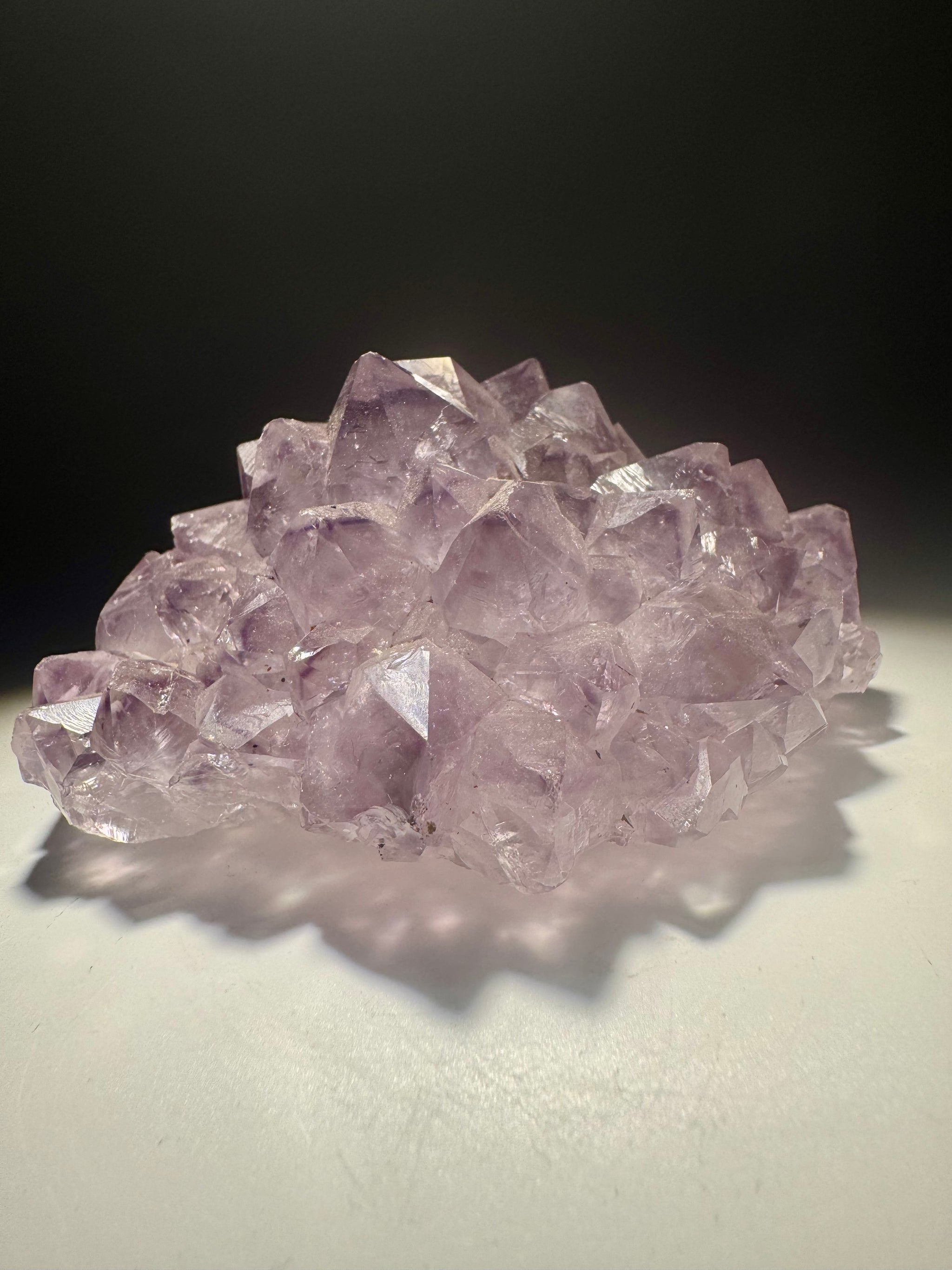 Amethyst Stalaktit Blüte 8,5 cm – fliederfarbene Spitzen mit Phantomen aus Uruguay