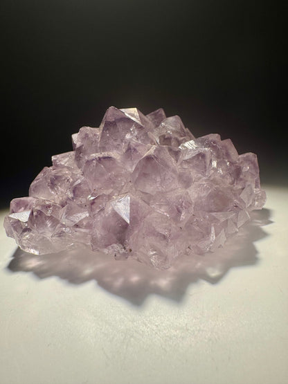 Amethyst Stalaktit Blüte 8,5 cm – fliederfarbene Spitzen