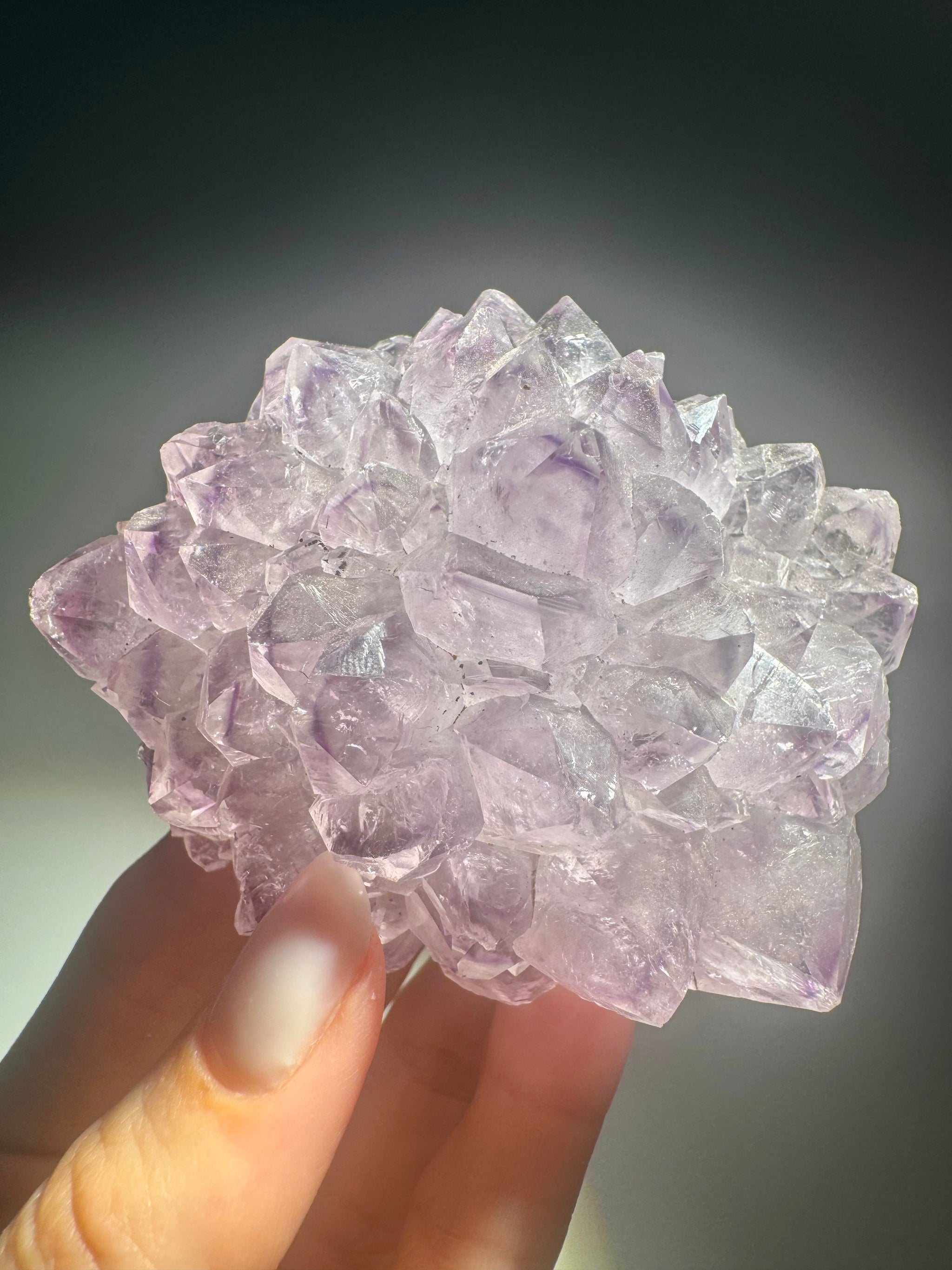 Amethyst Stalaktit Blüte 8,5 cm – fliederfarbene Spitzen mit Phantomen aus Uruguay