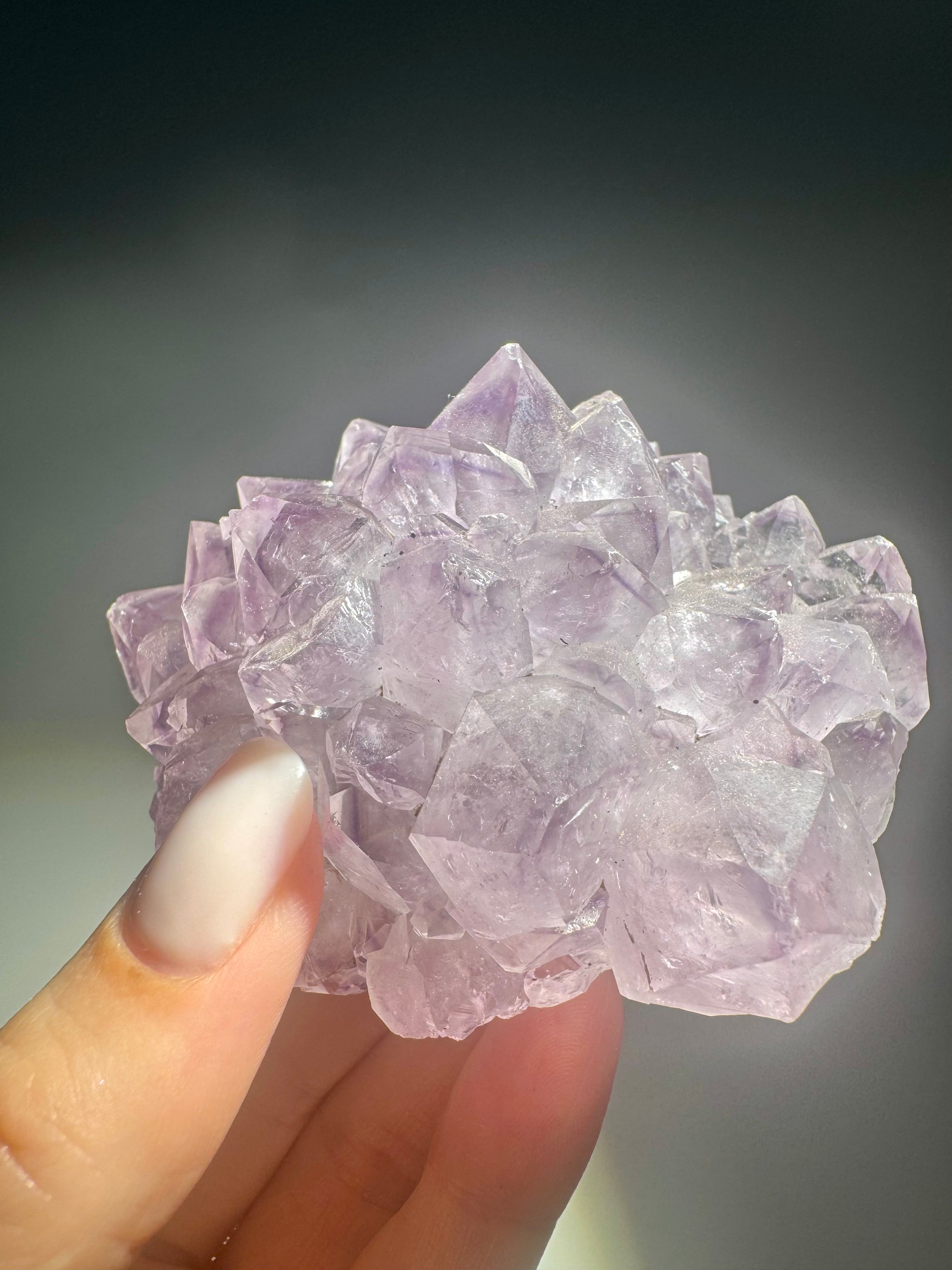 Amethyst Stalaktit Blüte 8,5 cm – fliederfarbene Spitzen mit Phantomen aus Uruguay