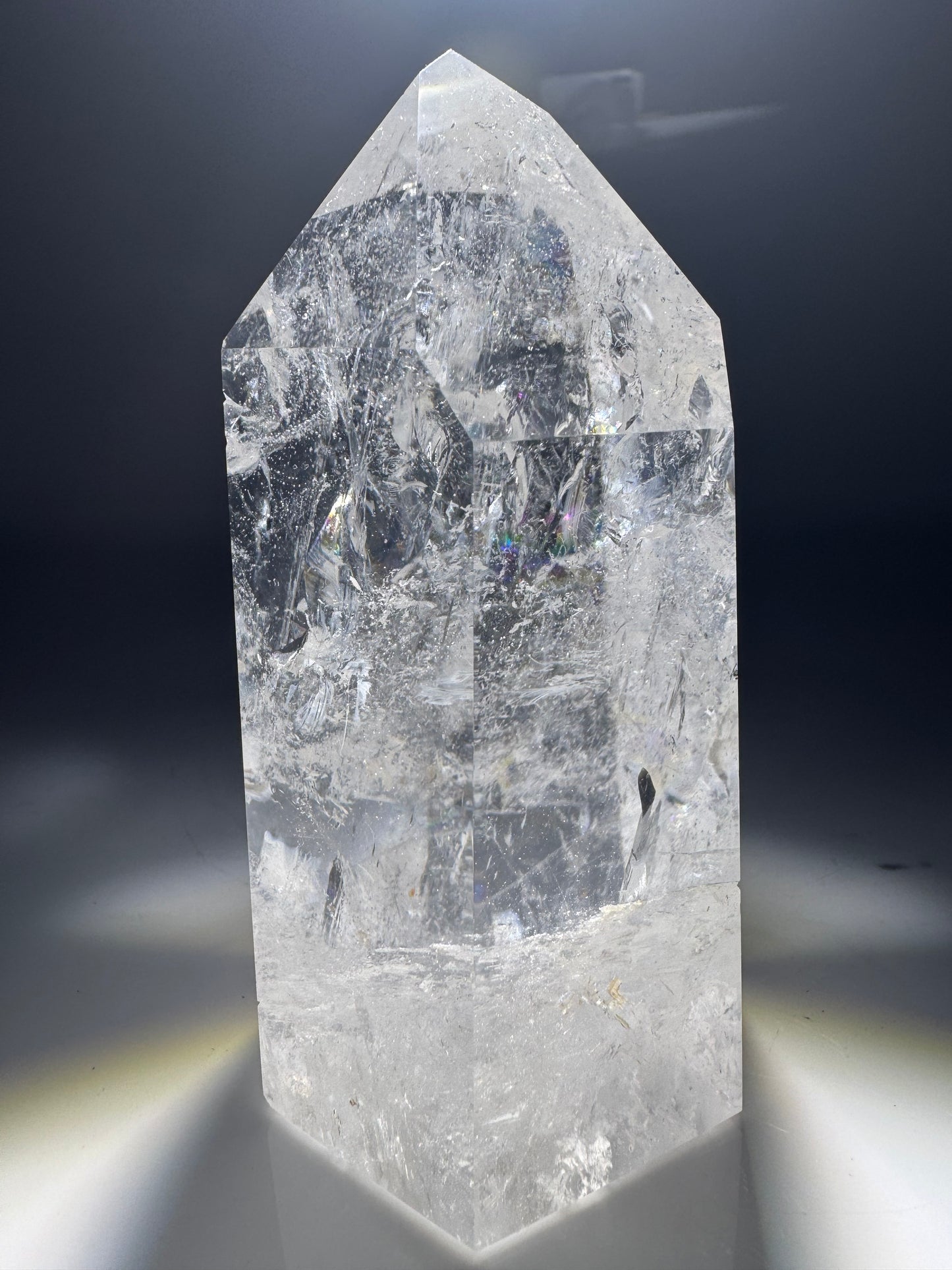 Bergkristall 10 cm – 302 g voller Regenbogen & magischer Einschlüsse 💎