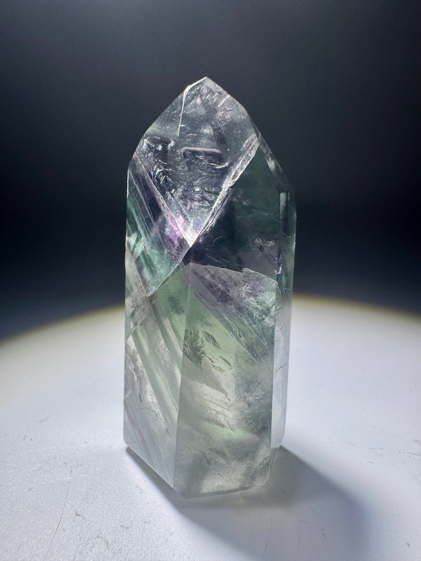 Fluorit Spitze klar lila grün transparent | Lollipop Farben | 5,3 cm – UNIQUECRYSTALS