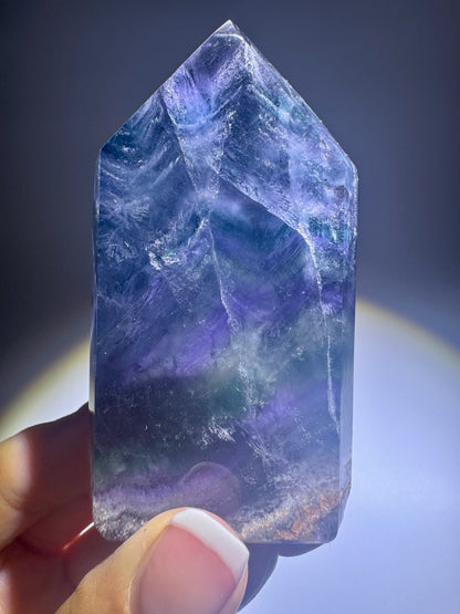 Fluorit Spitze blau violett grün 7,3 cm | Klarer Kristall 149 g | Brasilien – UNIQUECRYSTALS