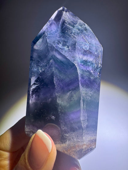 Fluorit Spitze blau violett grün 7,3 cm | Klarer Kristall 149 g | Brasilien – UNIQUECRYSTALS