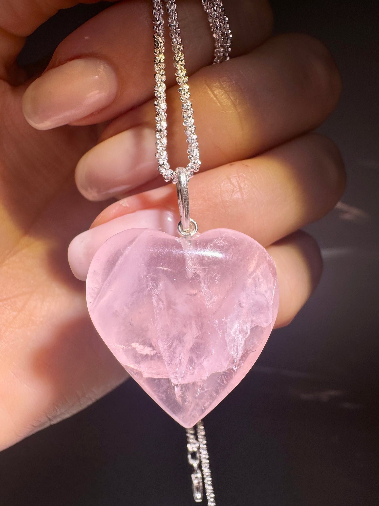 Rosenquarz Herzanhänger 2,5 cm – Liebevoll handgefertigt 💗