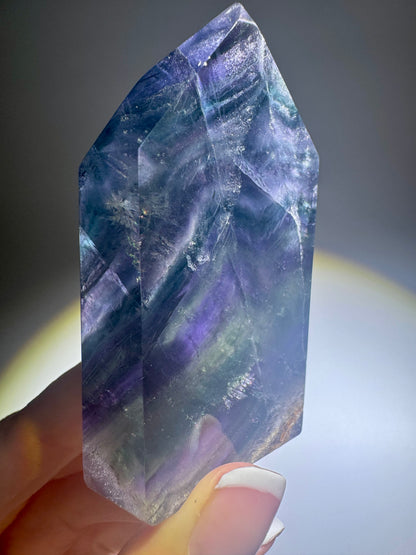 Fluorit Spitze blau violett grün 7,3 cm | Klarer Kristall 149 g | Brasilien – UNIQUECRYSTALS