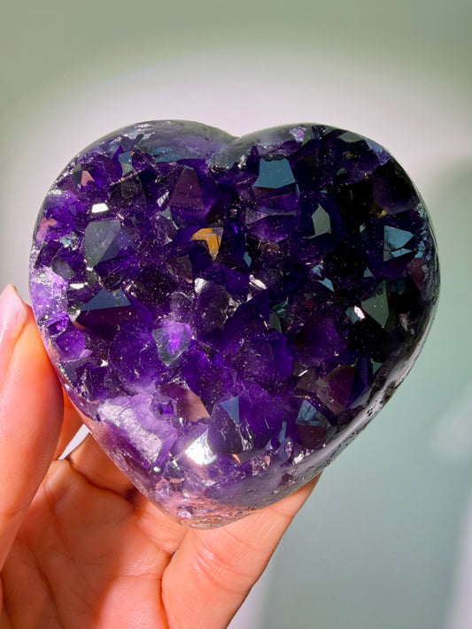 Exklusives Amethyst Herz 7.5 cm – 246 g | Heilsteinherz aus Uruguay