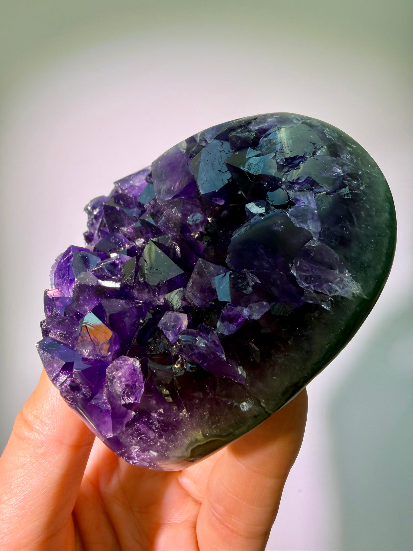 Exklusives Amethyst Herz 7.7 cm – 241 g | Heilsteinherz aus Uruguay