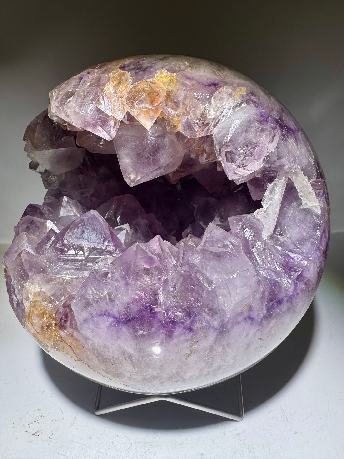 Riesige Amethystkugel 21 cm – 12 kg Naturkraft & zeitlose Schönheit 💜