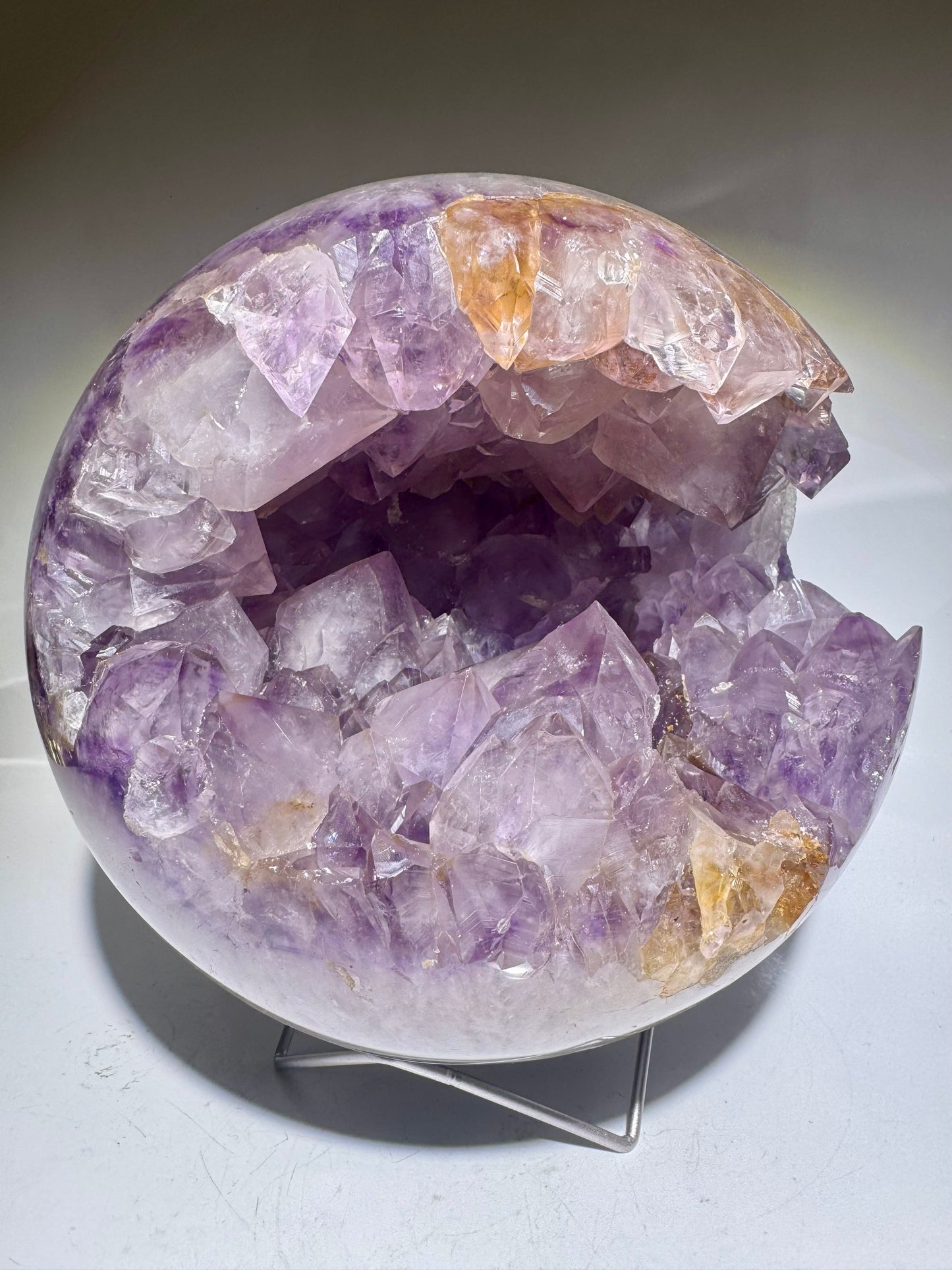 Riesige Amethystkugel 21 cm – 12 kg Naturkraft & zeitlose Schönheit 💜