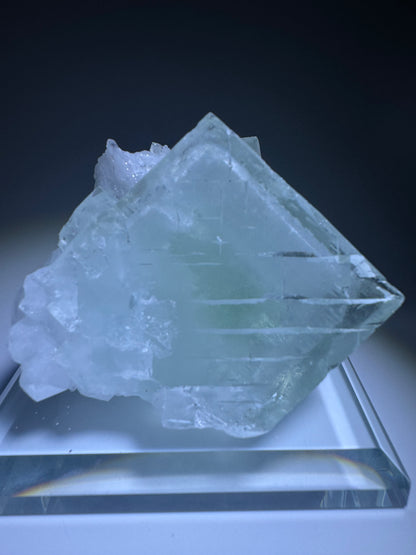 Exklusiver Phantom Glas-Fluorit – 7.5 cm, 274 g, glasklare Edelsteinqualität