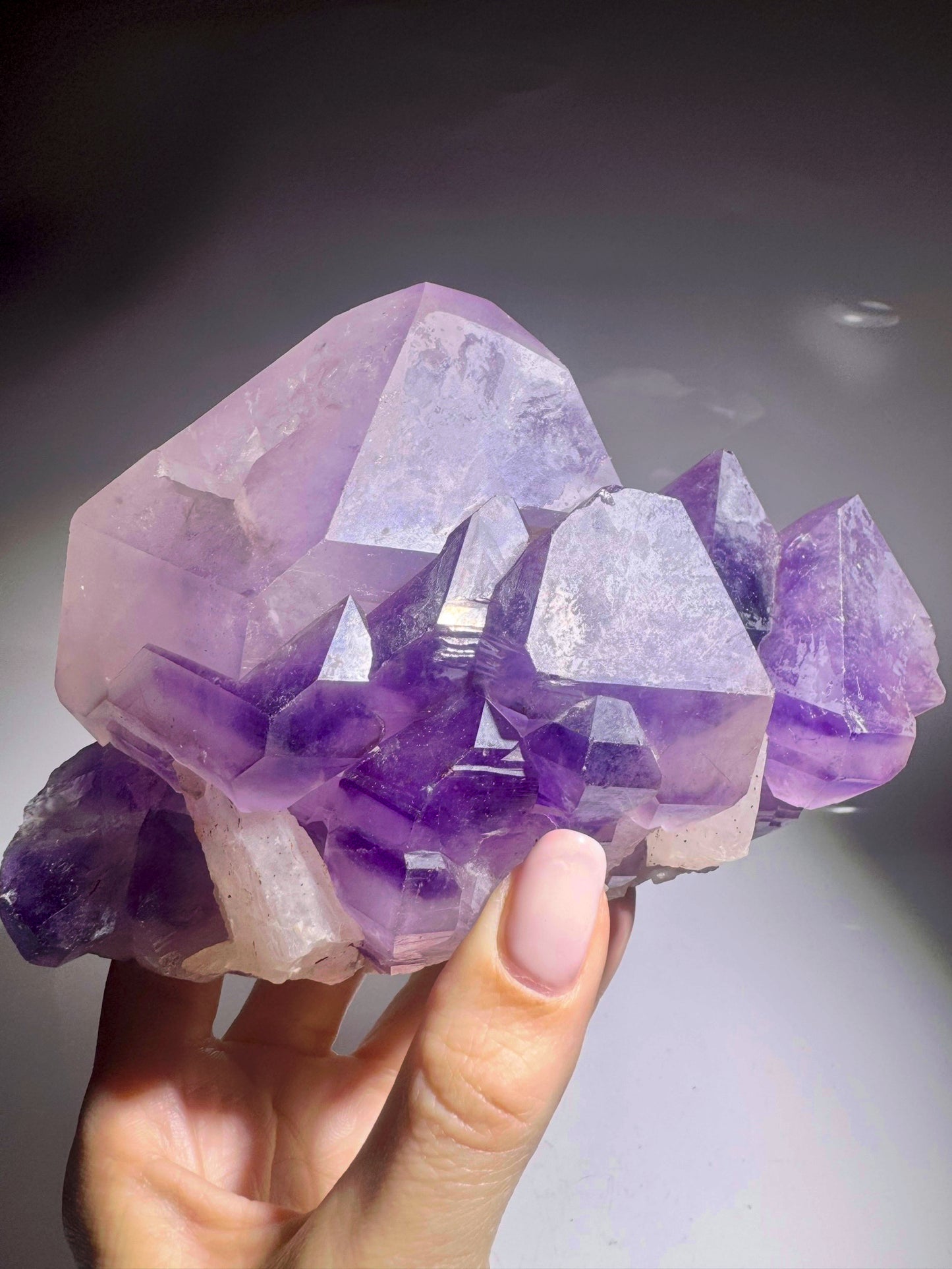 Exklusiver Kongo-Amethyst 17 cm – Kraftvolle Spitzen in Premium Qualität 💜