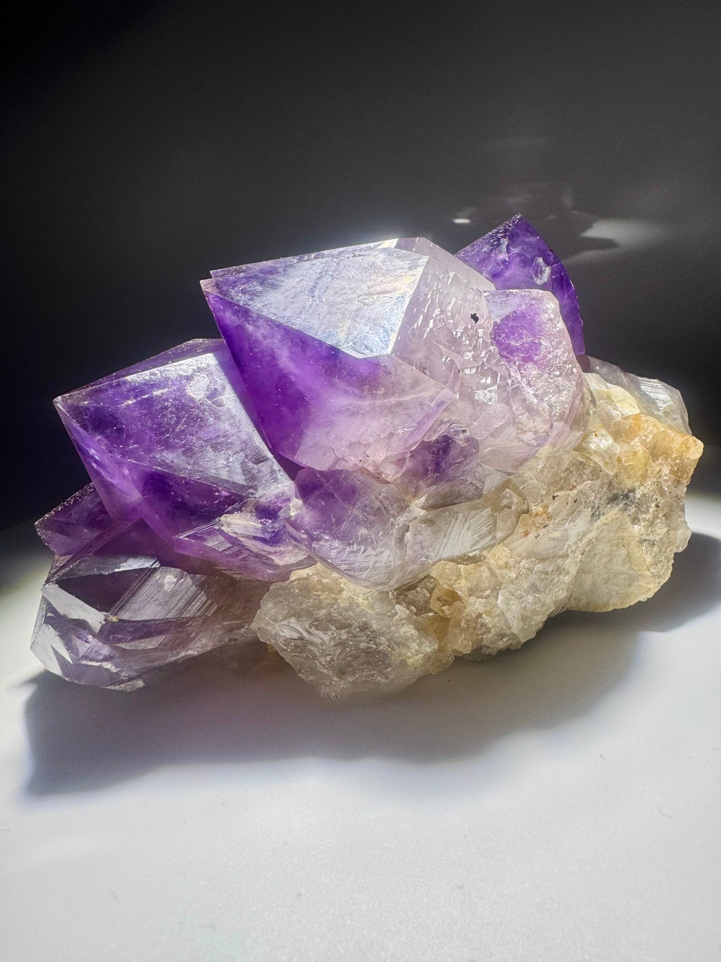 Kongo-Amethyst 14,5 × 8,5 cm – Majestätische Kristallstruktur mit Tiefe 💜