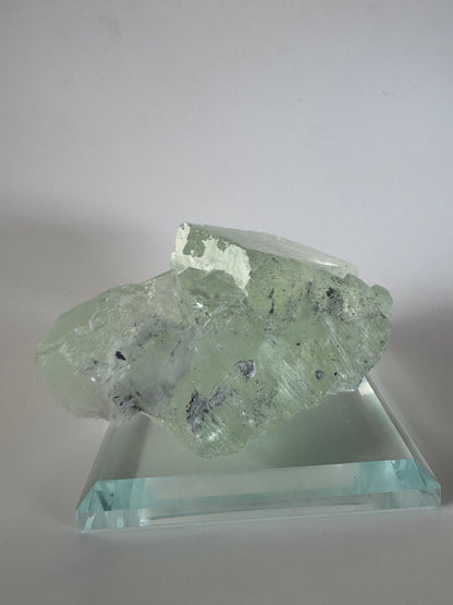 Ganz klarer Glas-Fluorit – 9.7 cm, 353 g, brillanter Edelstein in höchster Qualität