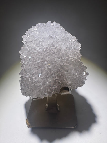 Schneeweisse Quarzblüte aus Uruguay – Stalaktitspitze