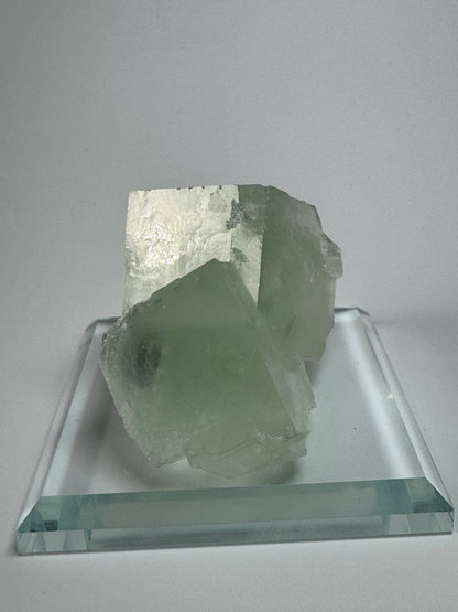 Bezaubernder mint grüner Glas-Fluorit - 6.5cm, 183g