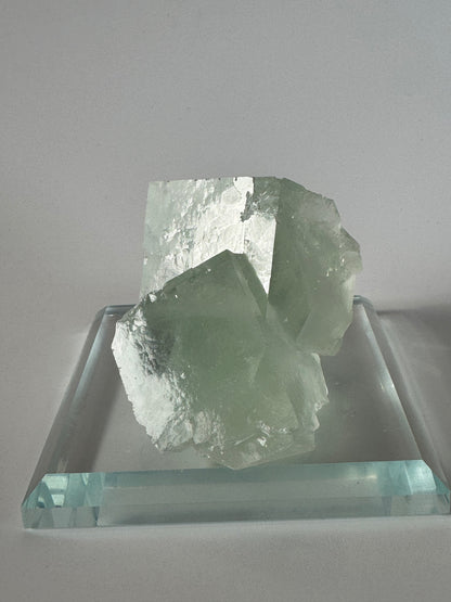 Bezaubernder mint grüner Glas-Fluorit - 6.5cm, 183g