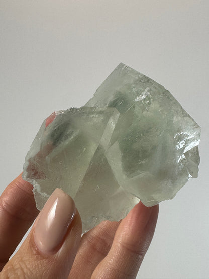 Bezaubernder mint grüner Glas-Fluorit - 6.5cm, 183g