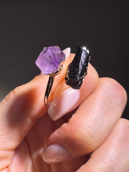 Eleganter grössenverstellbarer Ring mit Amethyst & schwarzem Tourmalin