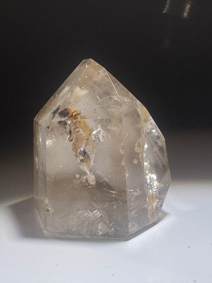 Lodalit-Kristall 4,5x4 cm – Bergkristall mit Inklusionen