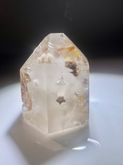 Lodalit-Kristall 4,5x4 cm – Bergkristall mit Inklusionen