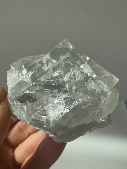 Magnifique fluorite en verre 1 A avec arc-en-ciel - 6,5 cm, 258 g
