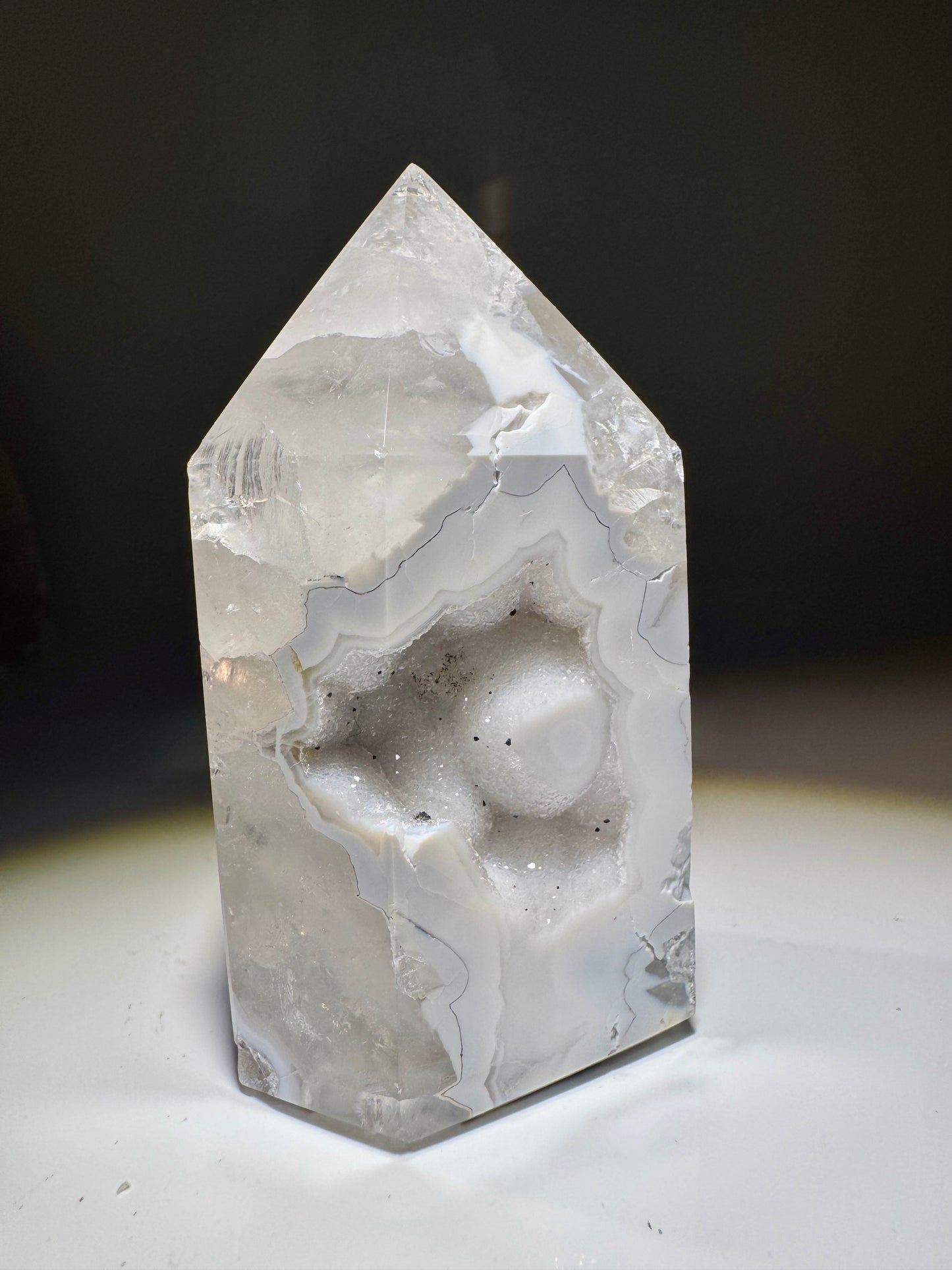 Achat-Spitze 7 cm Weiss-Blau – Brasilien | UNIQUE CRYSTALS