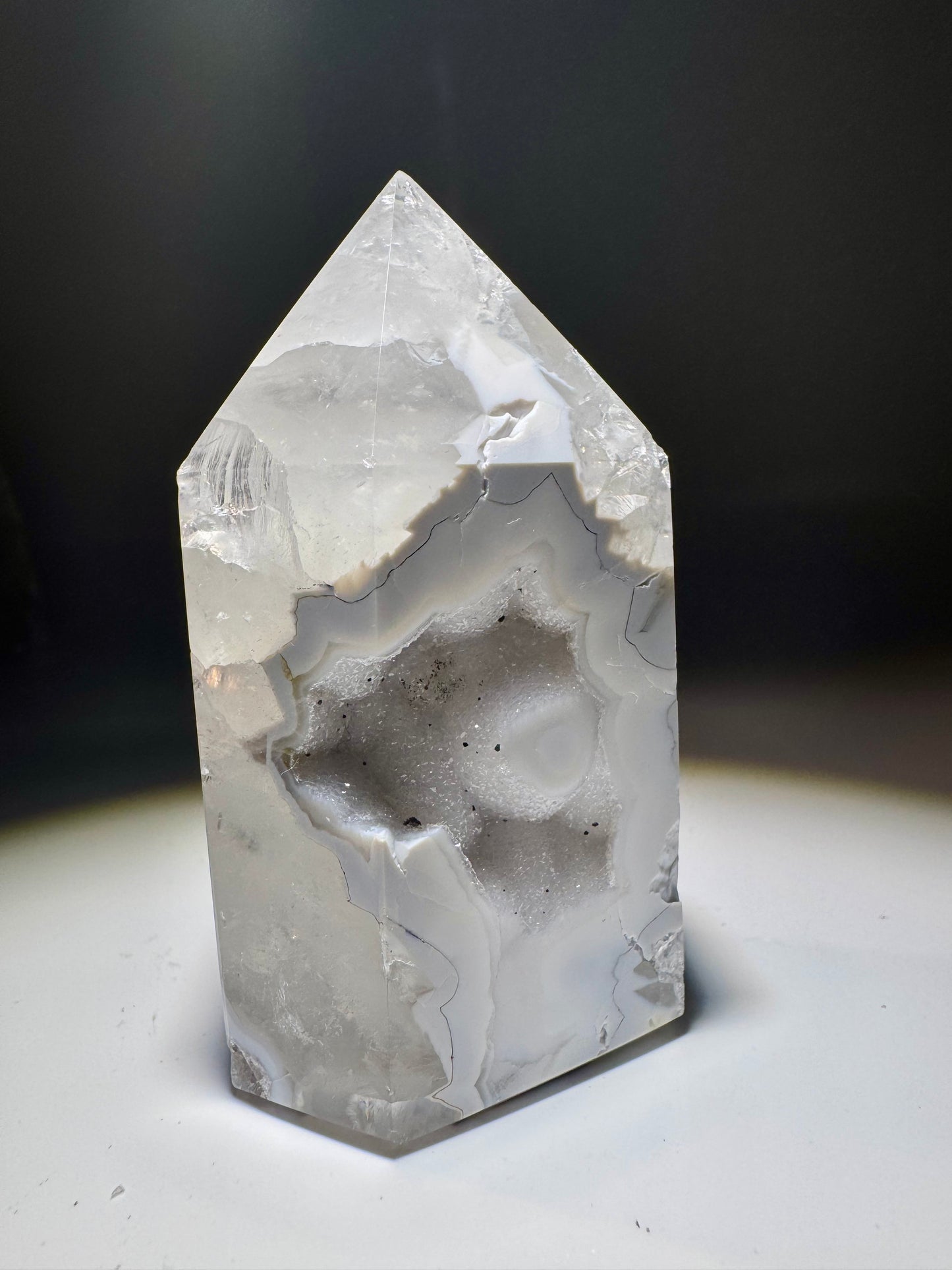 Achat-Spitze 7 cm Weiss-Blau – Brasilien | UNIQUE CRYSTALS