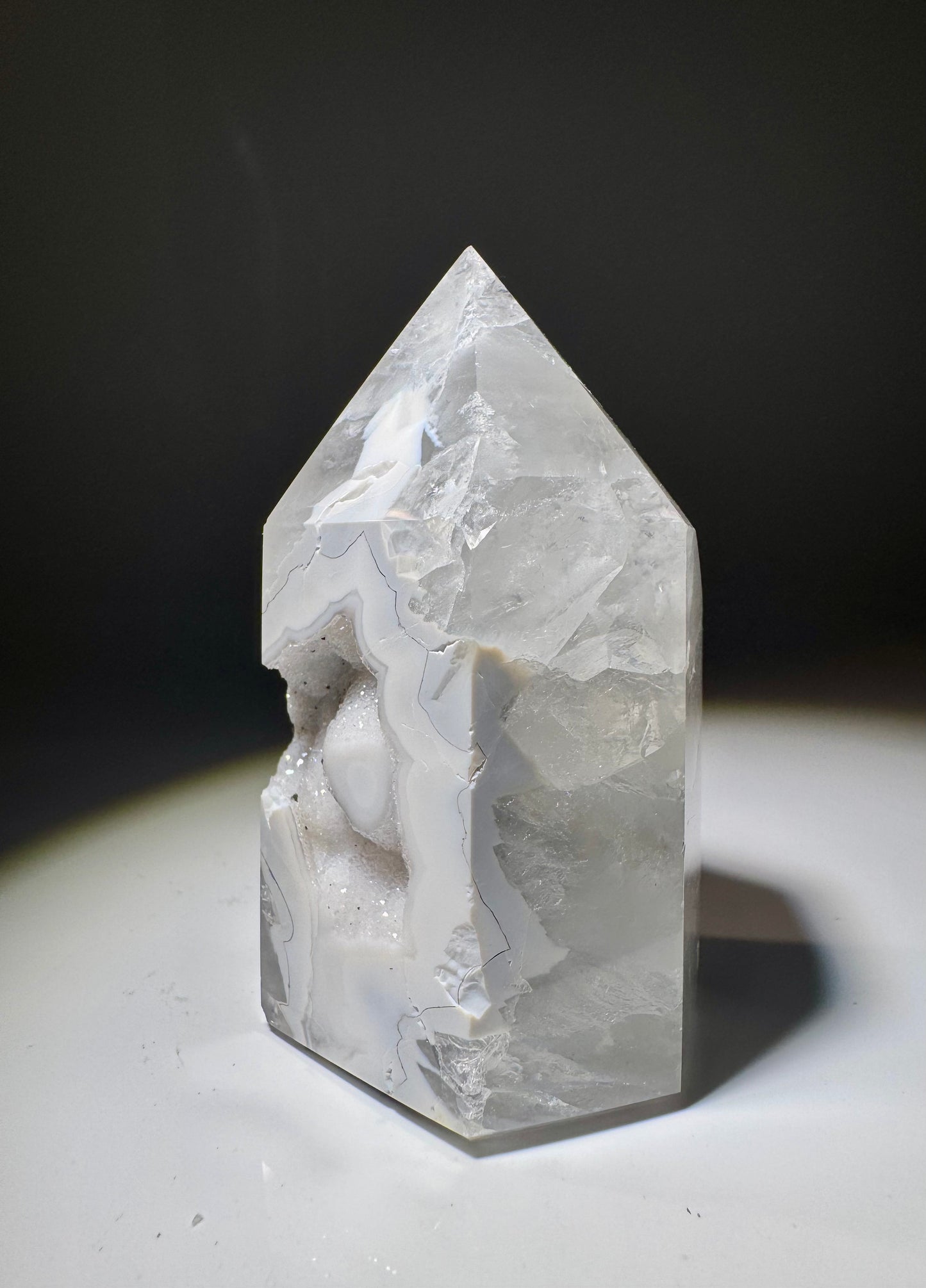Achat-Spitze 7 cm Weiss-Blau – Brasilien | UNIQUE CRYSTALS