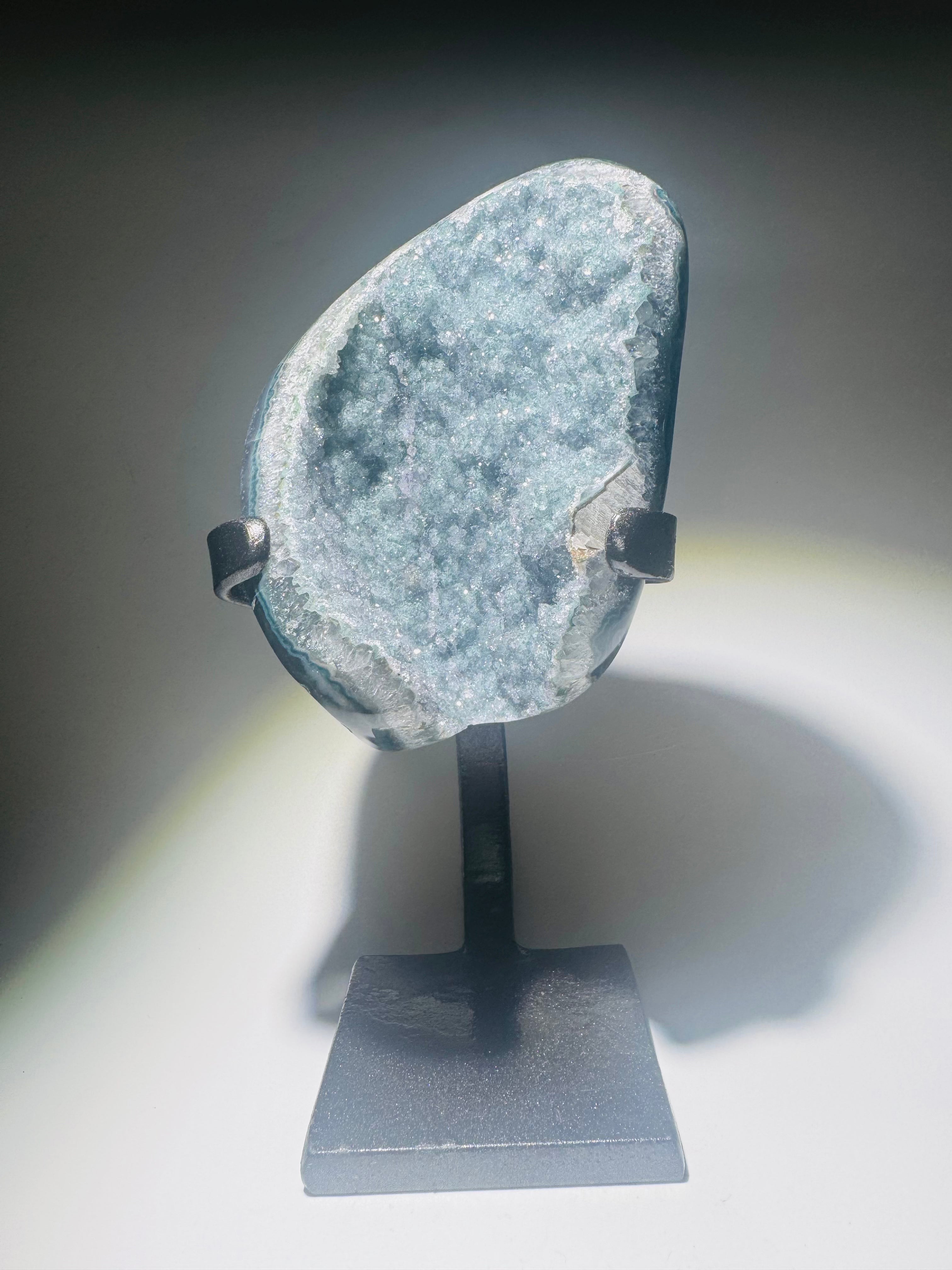 Seltener grüner Rainbow Amethyst aus Uruguay – Sugary Double Crystal