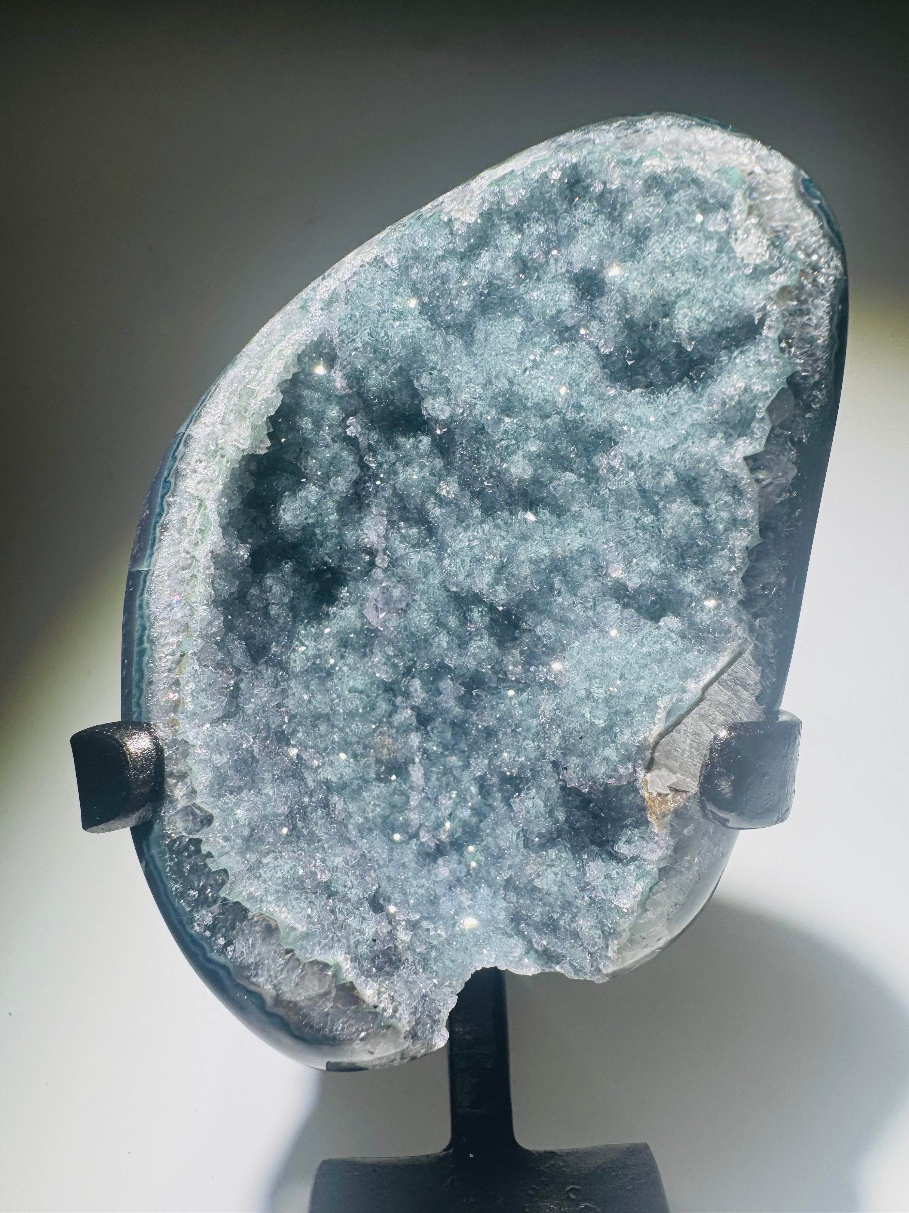 Seltener grüner Rainbow Amethyst aus Uruguay – Sugary Double Crystal