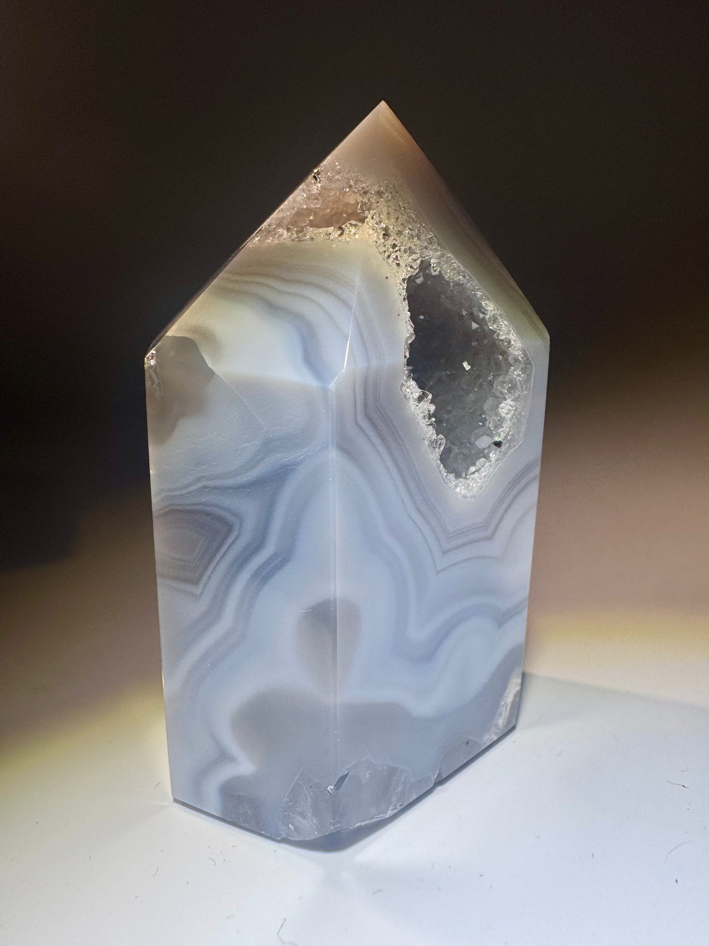 Achat-Spitze 7 cm Weiss-Blau – Brasilien | UNIQUE CRYSTALS