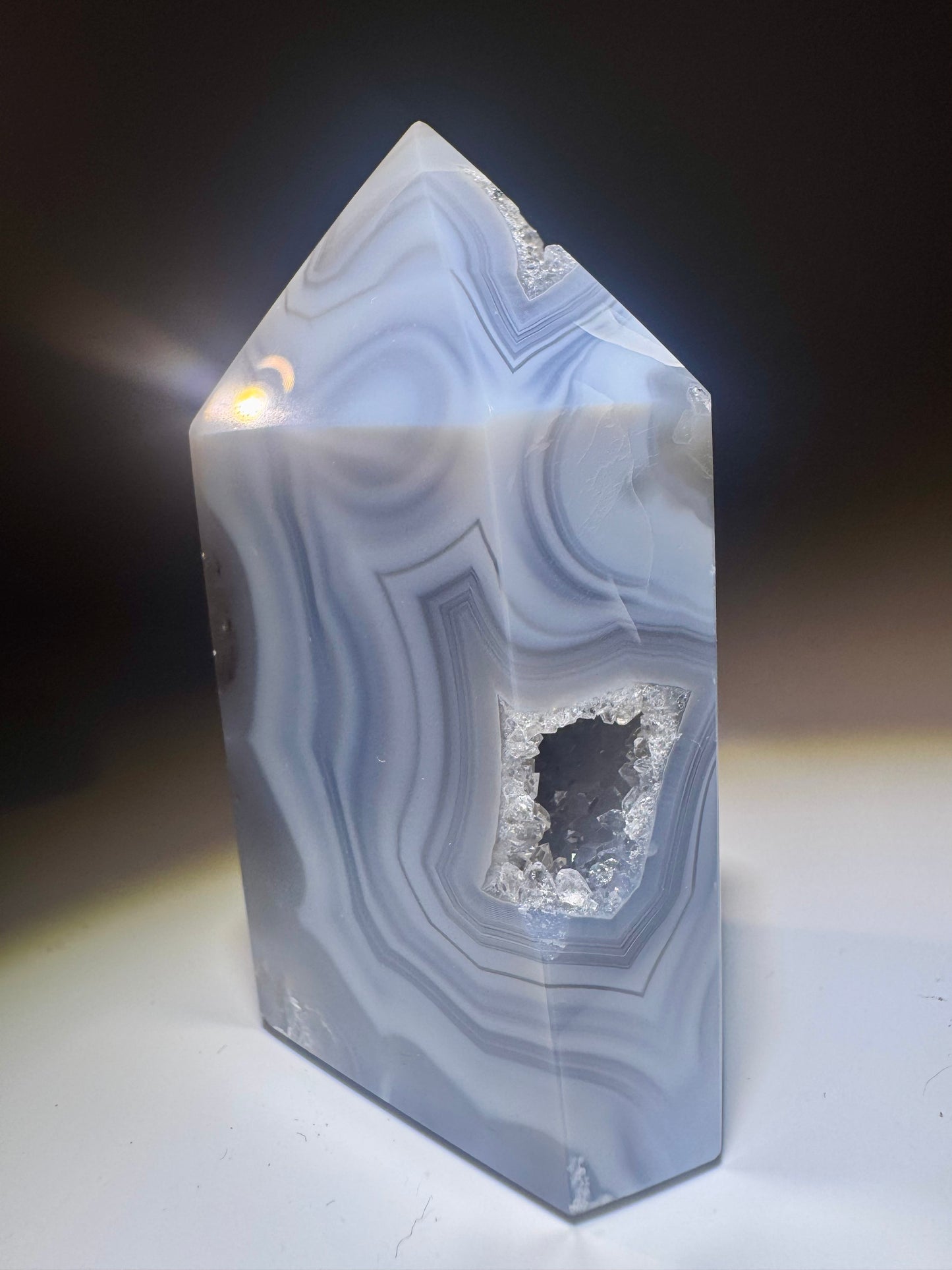 Achat-Spitze 7 cm Weiss-Blau – Brasilien | UNIQUE CRYSTALS