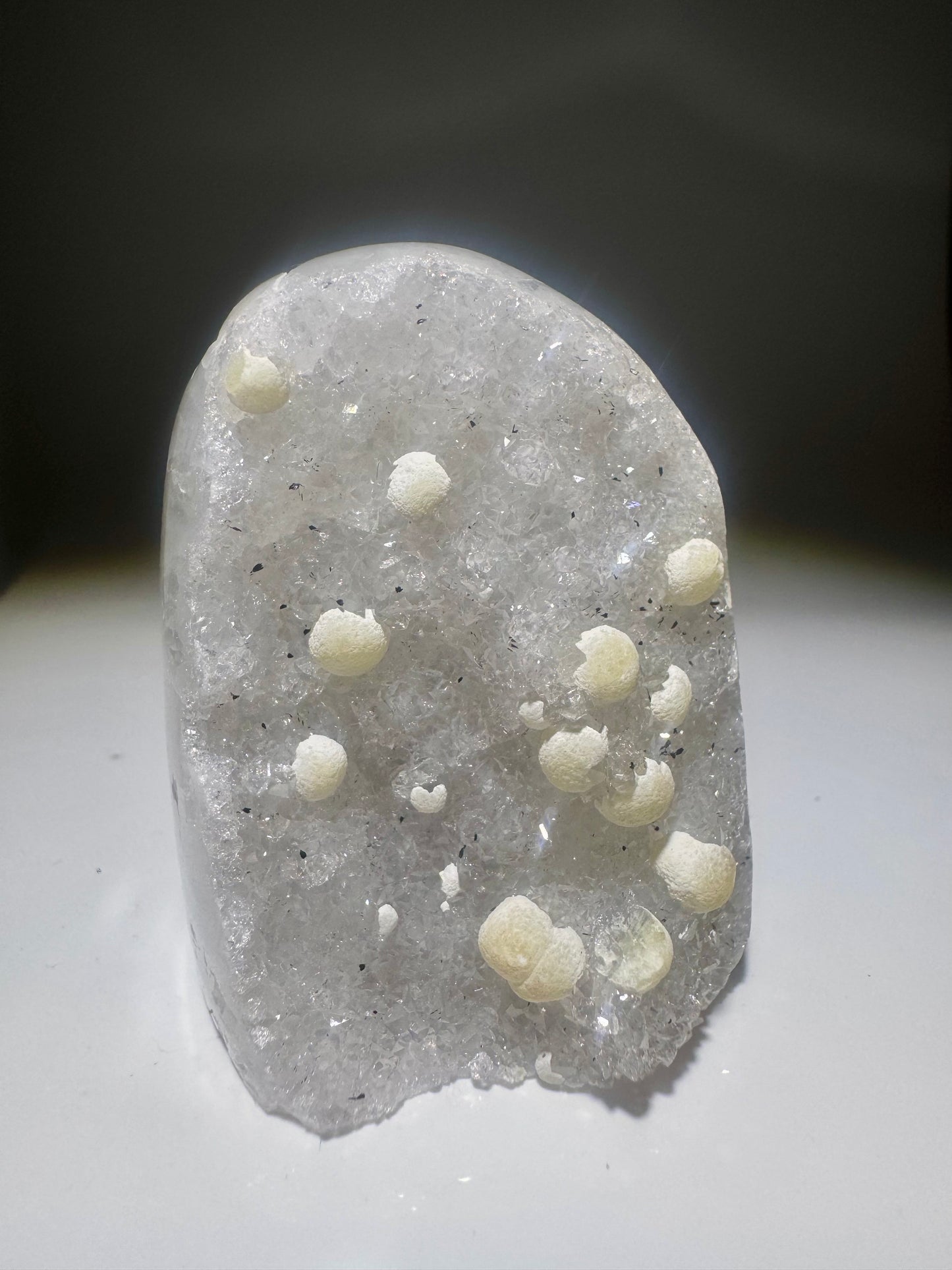 Bezaubernde Achat Druse 6 cm weiss aus Brasilien
