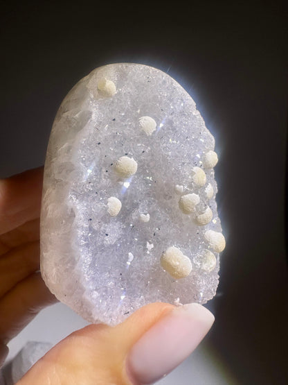 Bezaubernde Achat Druse 6 cm weiss aus Brasilien