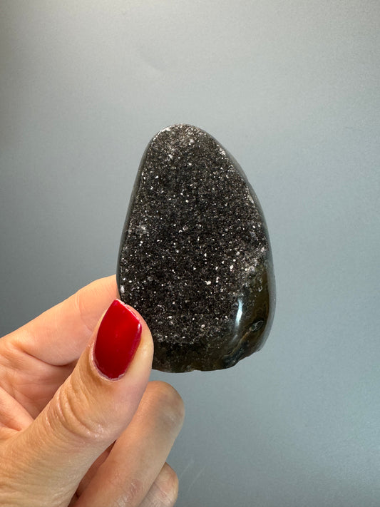 Seltene Amethyst Cutbase in Schwarz - 5.5cm, 109cm