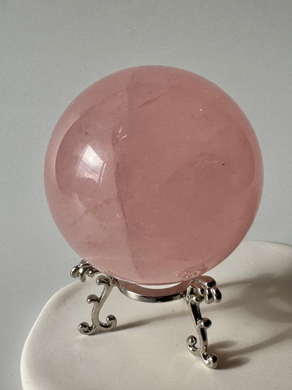 Wunderschöne Rosenquarz Kugel 💗 - 6.8cm, 460g
