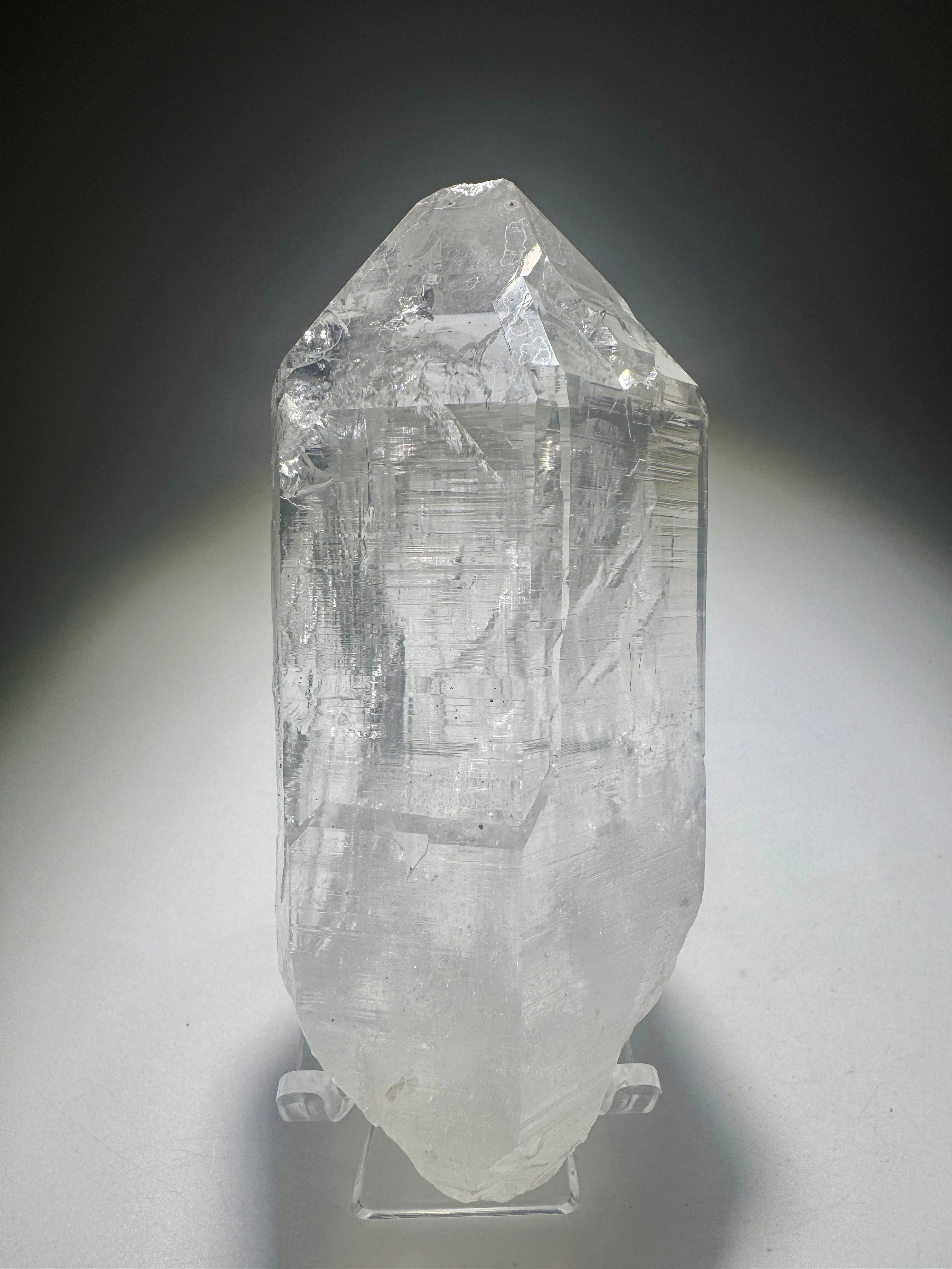 Himalaya-Quarz Spitze mit lemurischen Linien – 11,7 cm – einzigartiger Hochgebirgskristall mit natürlichem Funkeln