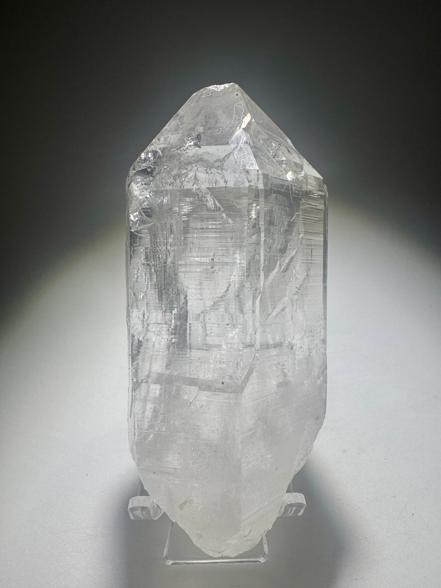 Himalaya-Quarz Spitze mit lemurischen Linien – 11,7 cm – einzigartiger Hochgebirgskristall mit natürlichem Funkeln