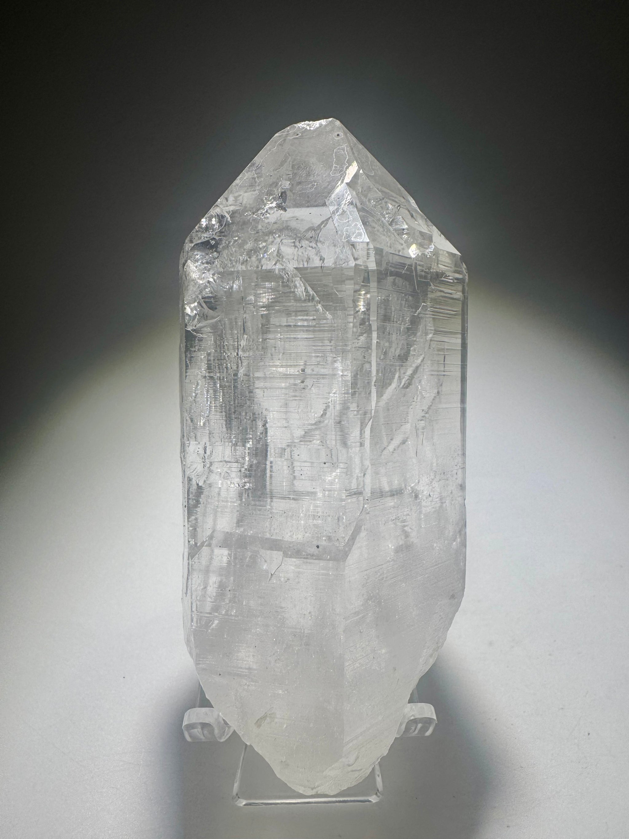 Himalaya-Quarz Spitze mit lemurischen Linien – 11,7 cm – einzigartiger Hochgebirgskristall mit natürlichem Funkeln